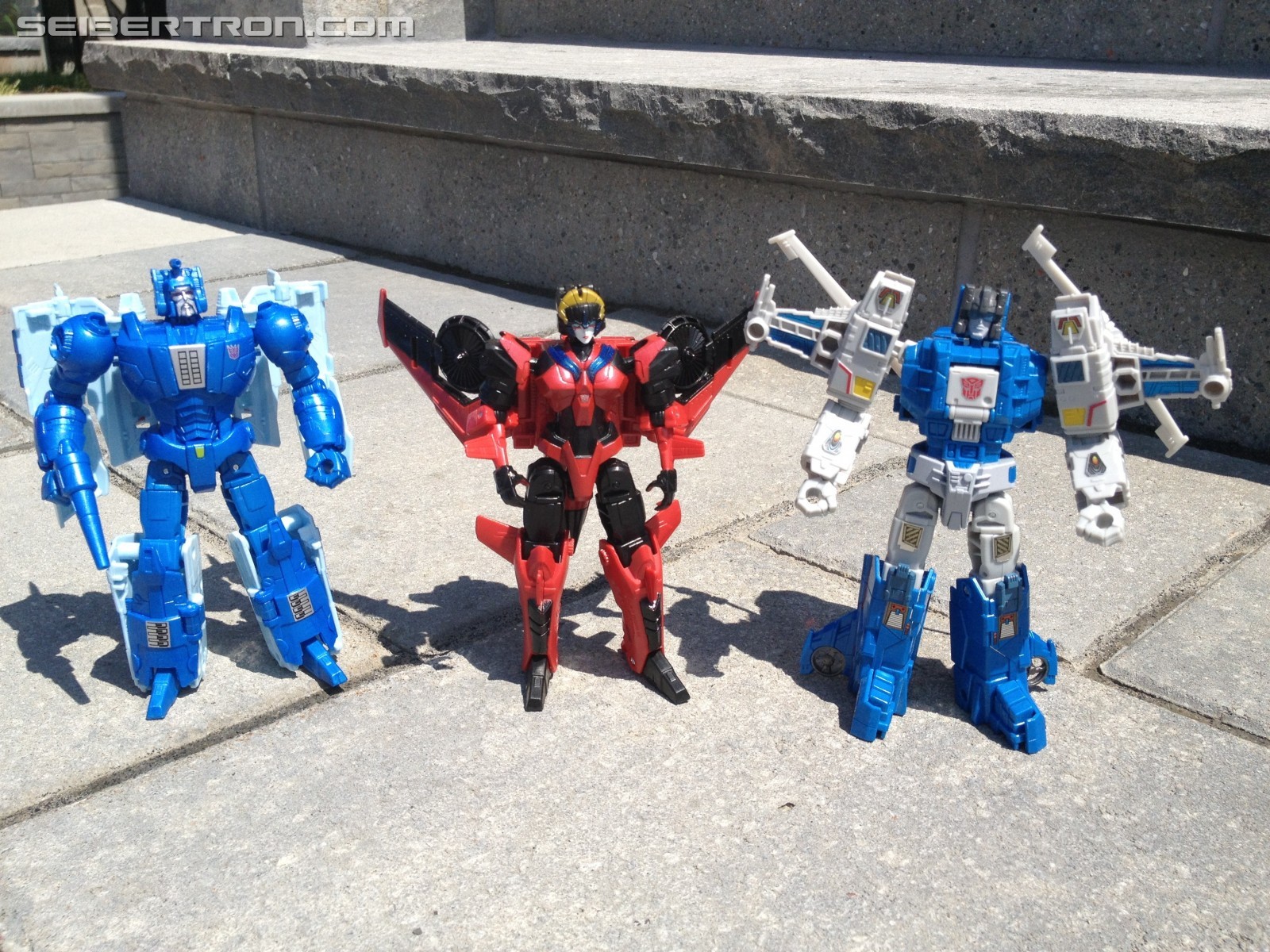 Transformers News: Pictorial Review of Transformers Titans Return Windblade
