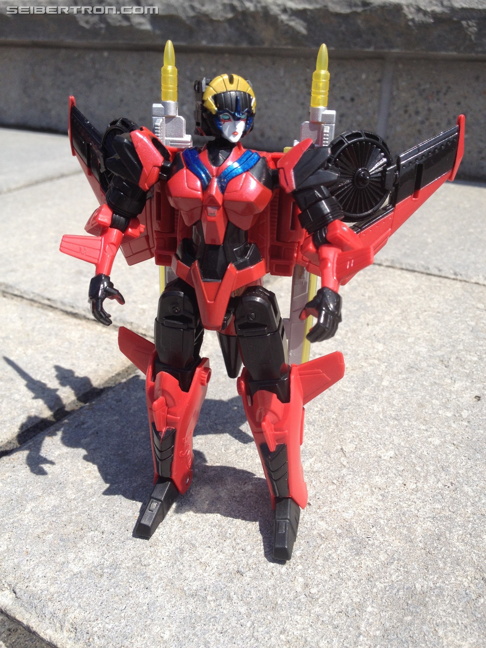 Transformers News: Pictorial Review of Transformers Titans Return Windblade