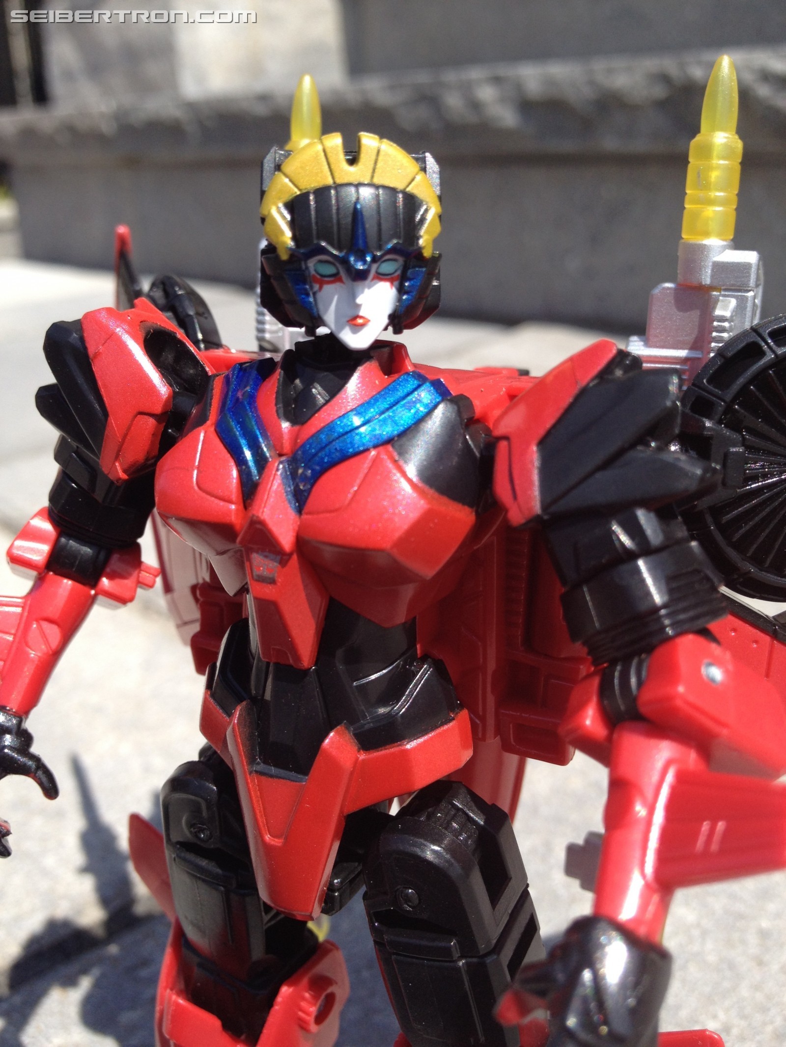 Transformers News: Pictorial Review of Transformers Titans Return Windblade