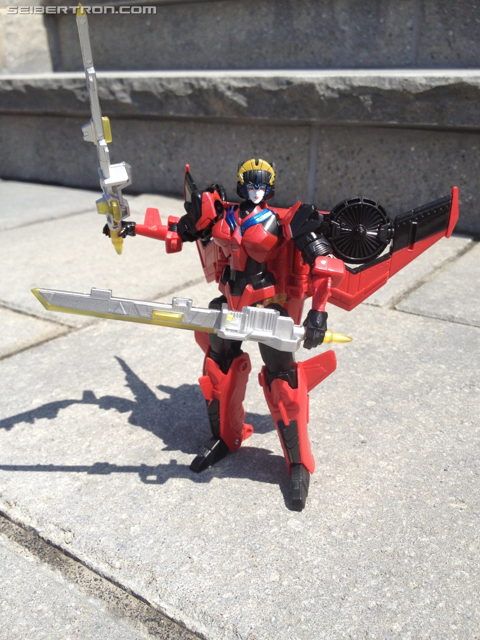 Transformers News: Pictorial Review of Transformers Titans Return Windblade