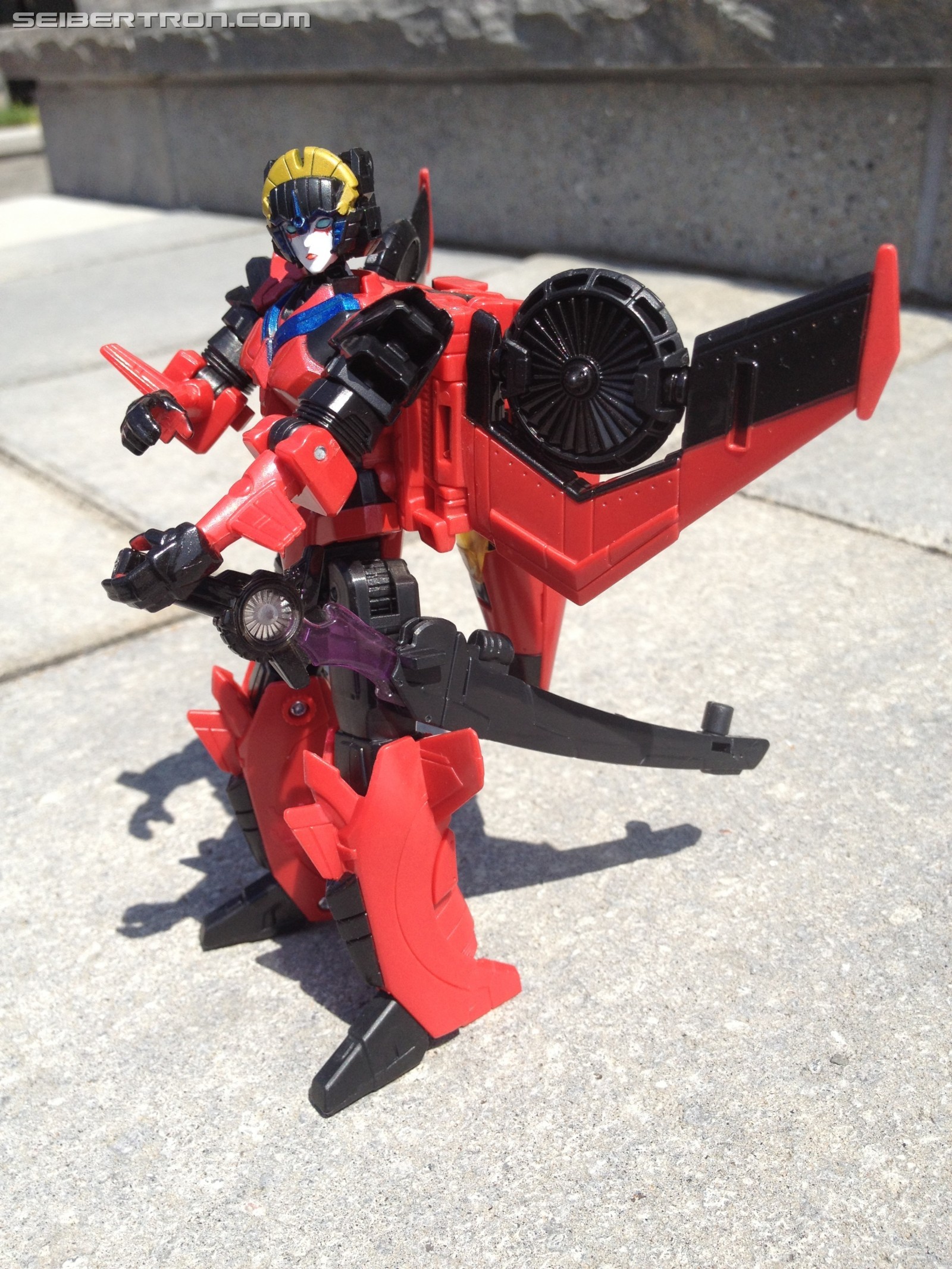 Transformers News: Pictorial Review of Transformers Titans Return Windblade