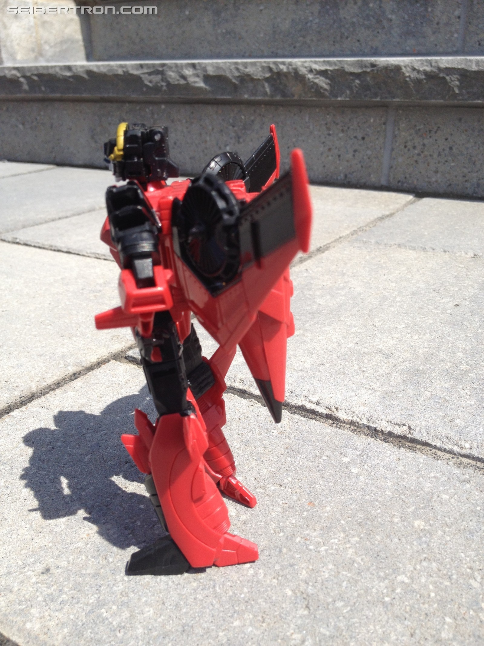 Transformers News: Pictorial Review of Transformers Titans Return Windblade