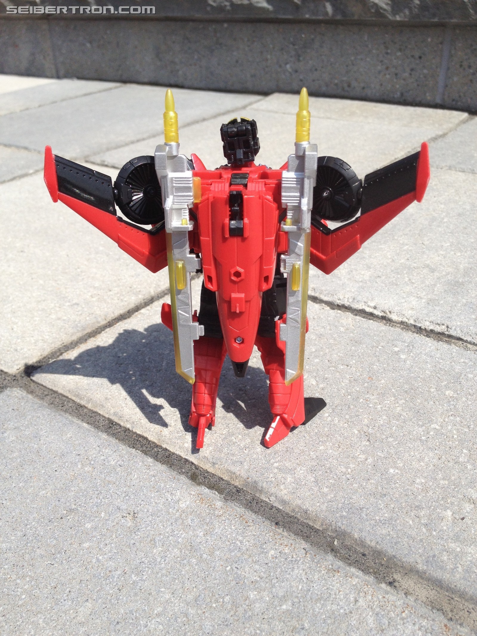 Transformers News: Pictorial Review of Transformers Titans Return Windblade