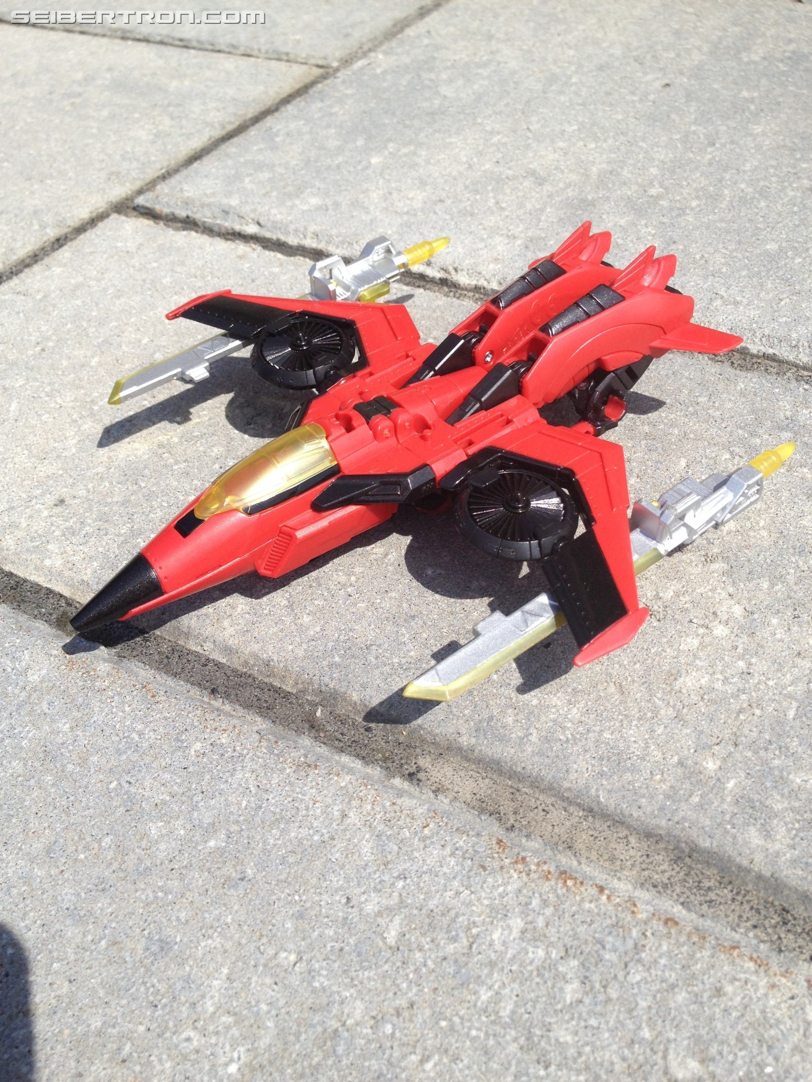 Transformers News: Pictorial Review of Transformers Titans Return Windblade