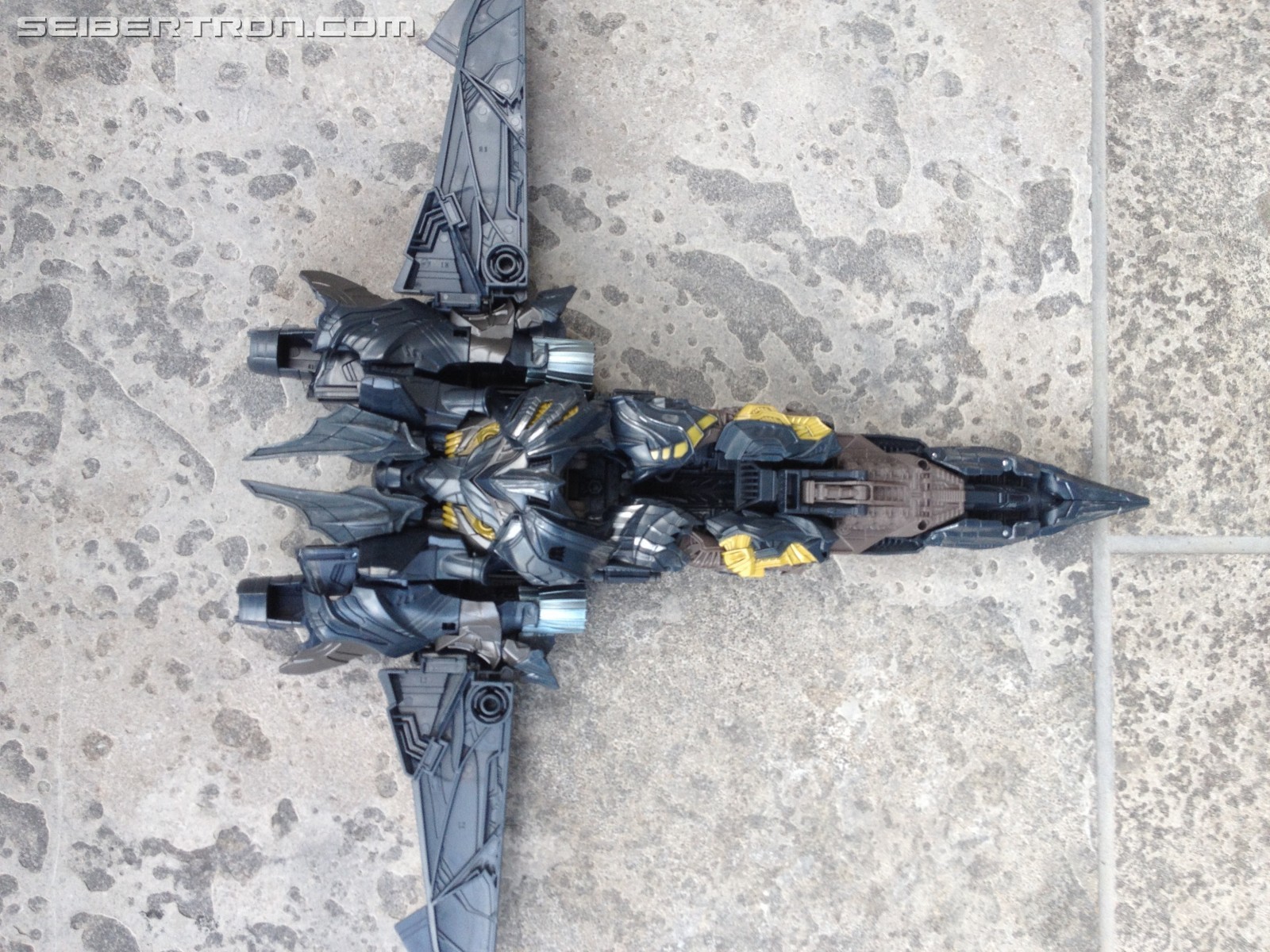 Transformers News: Leader vs Voyager: Which is the better Megatron Figure from Transformers the Last Knight
