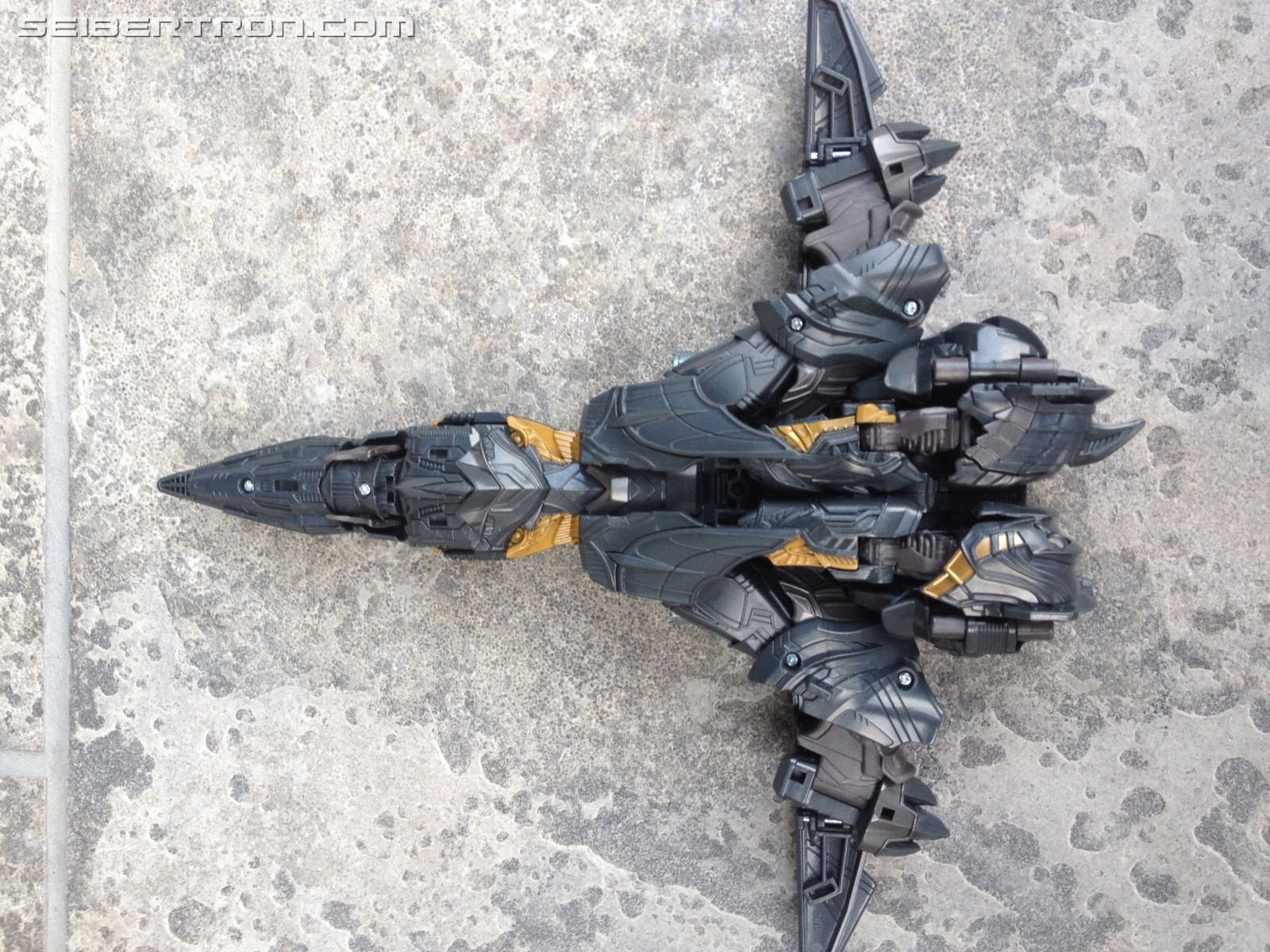 Transformers News: Leader vs Voyager: Which is the better Megatron Figure from Transformers the Last Knight