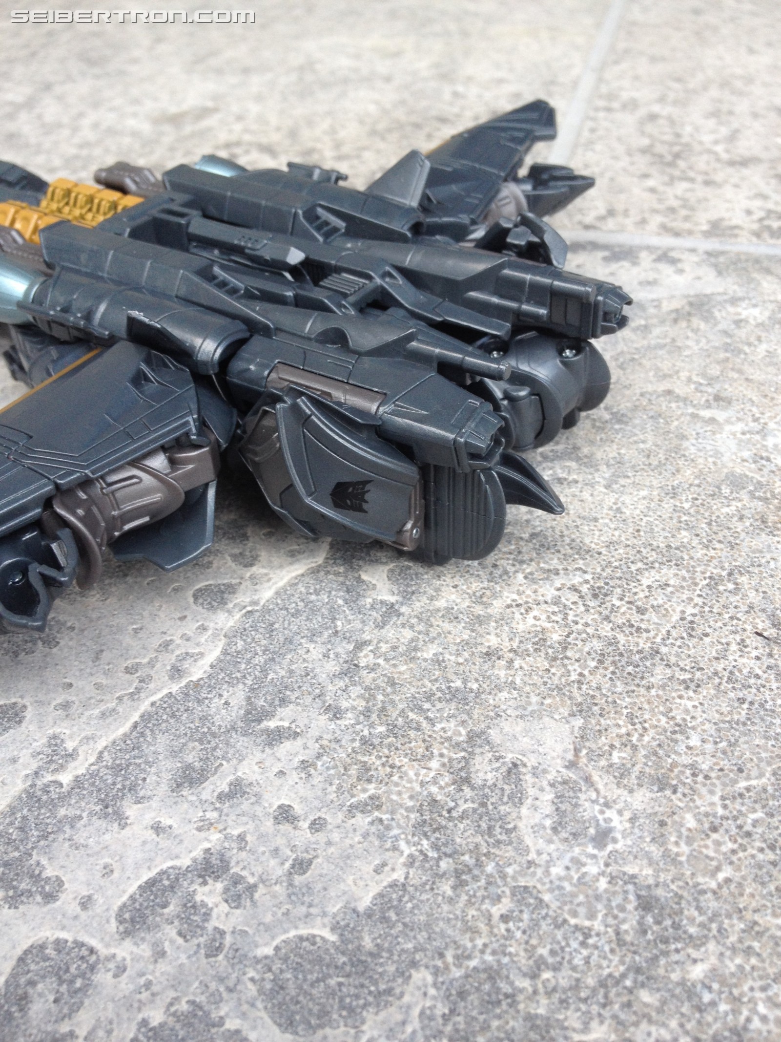 Transformers News: Leader vs Voyager: Which is the better Megatron Figure from Transformers the Last Knight