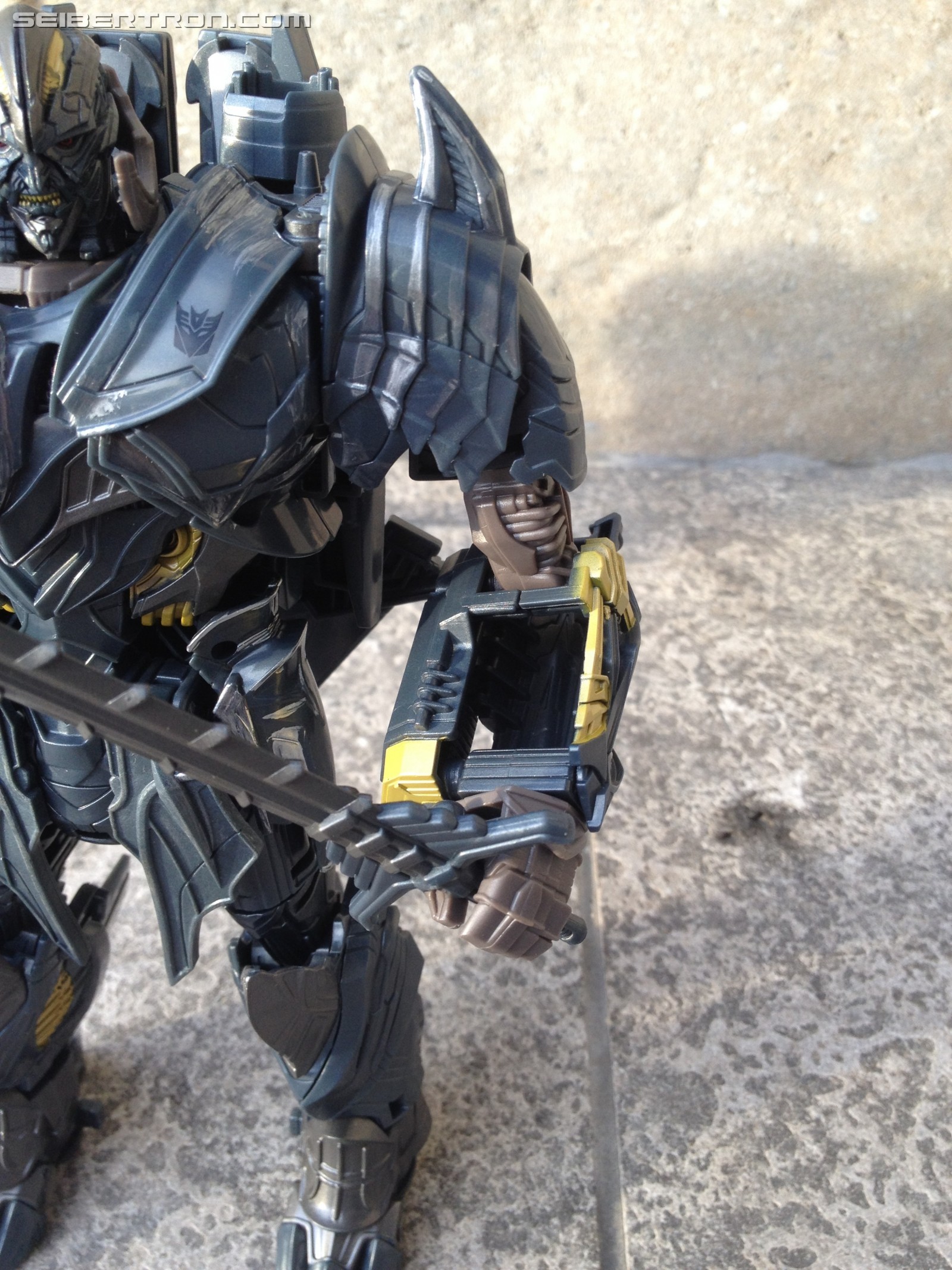 Transformers News: Leader vs Voyager: Which is the better Megatron Figure from Transformers the Last Knight