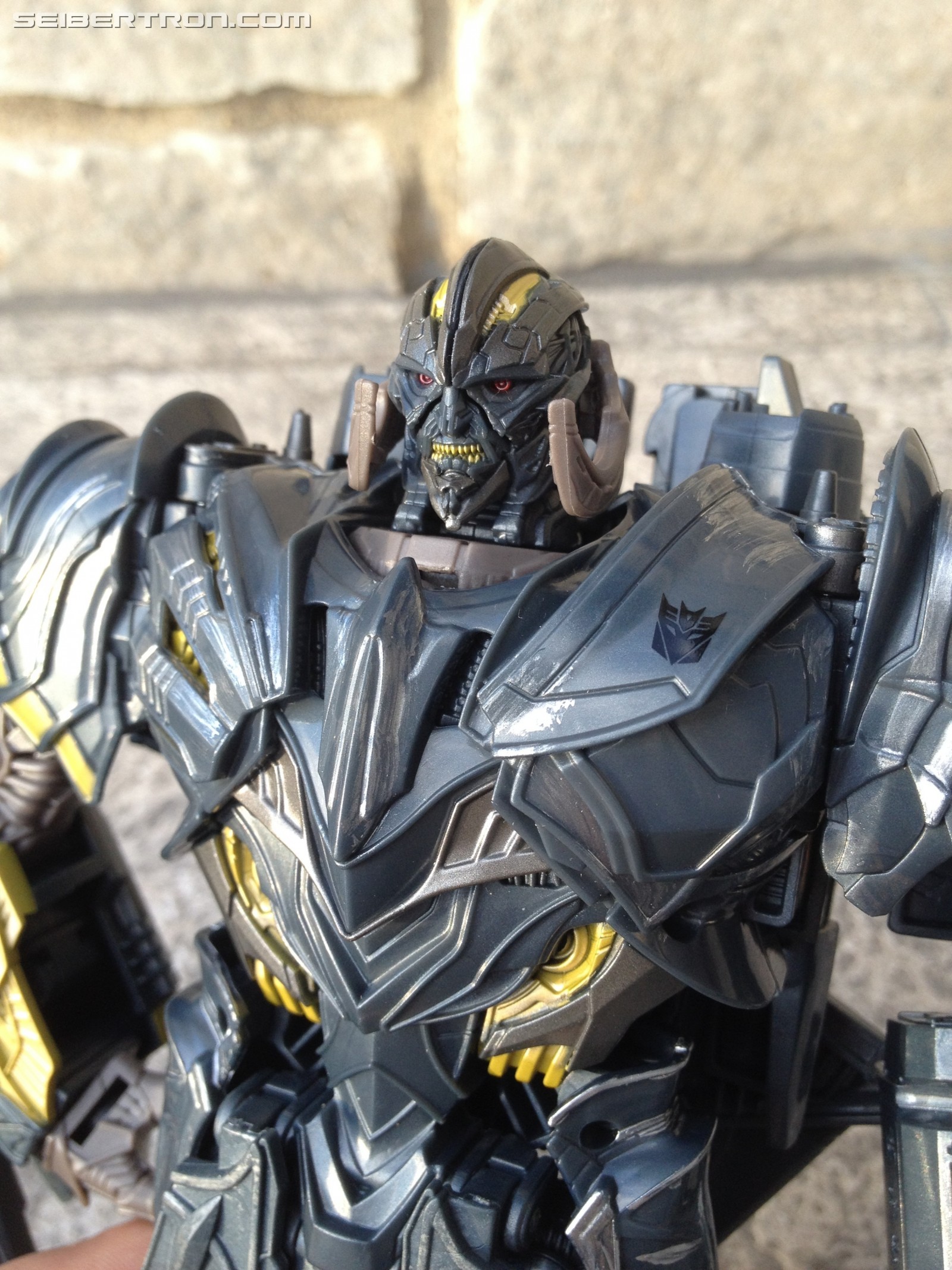 Transformers News: Leader vs Voyager: Which is the better Megatron Figure from Transformers the Last Knight