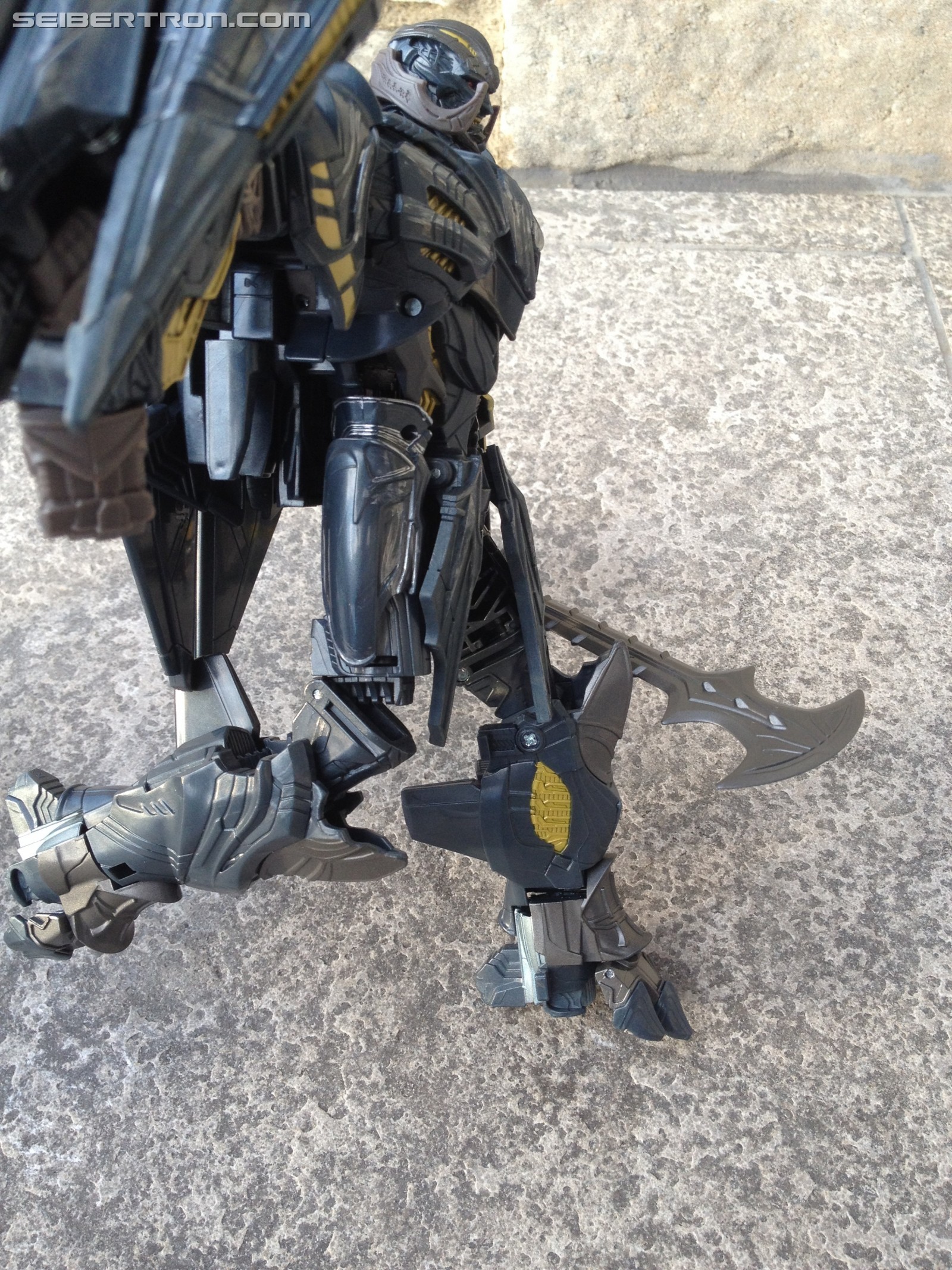 Transformers News: Leader vs Voyager: Which is the better Megatron Figure from Transformers the Last Knight
