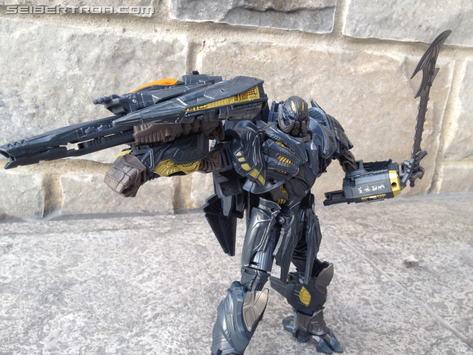 Transformers News: Leader vs Voyager: Which is the better Megatron Figure from Transformers the Last Knight