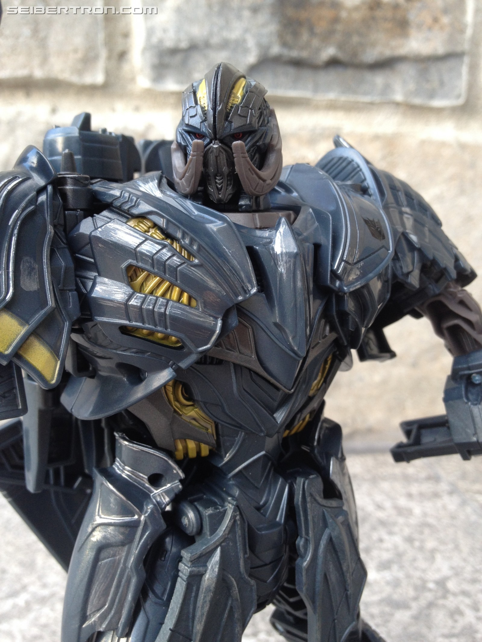 Transformers News: Leader vs Voyager: Which is the better Megatron Figure from Transformers the Last Knight