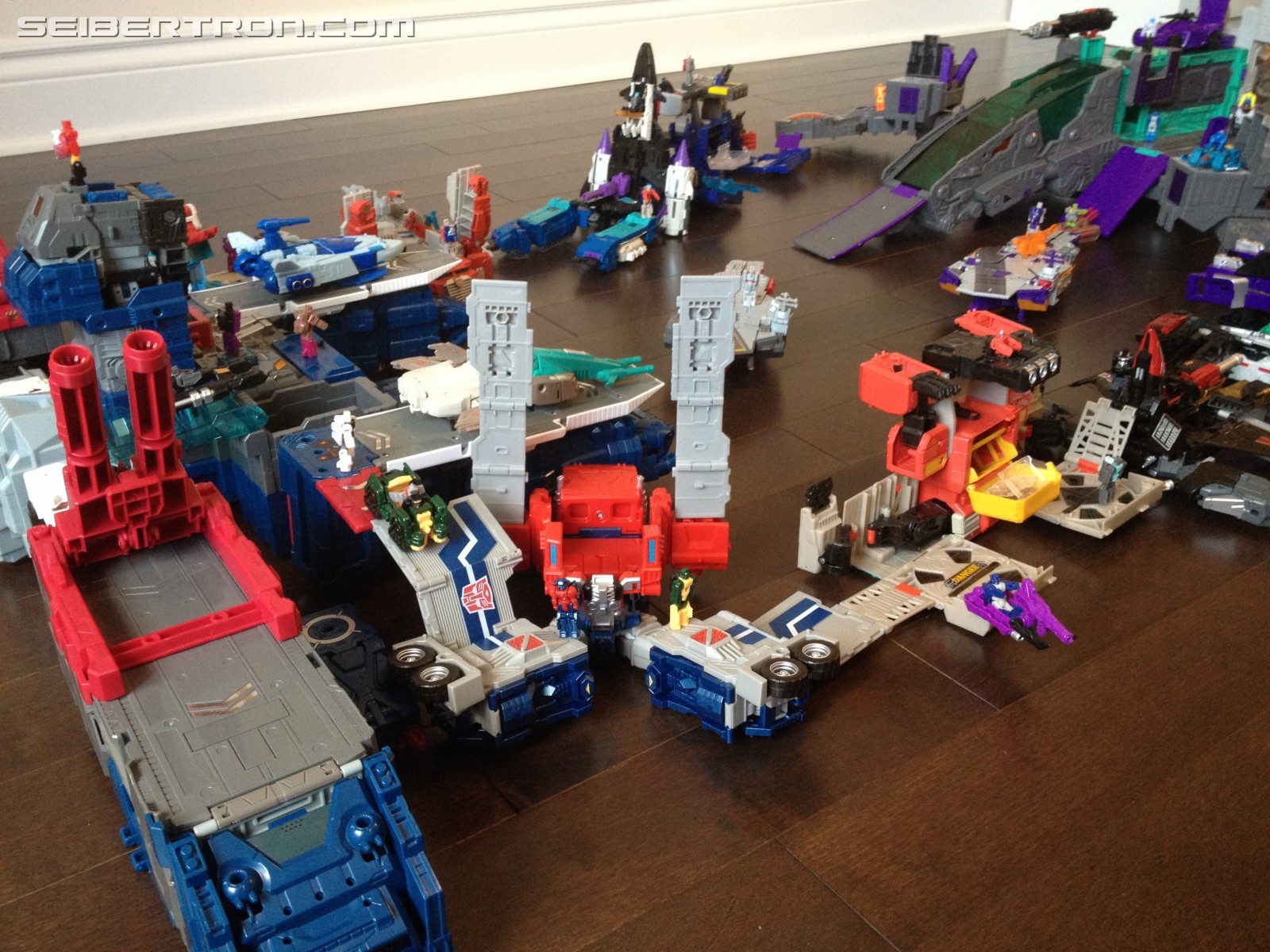 Transformers News: Top 5 Best Transformers Line Wide Gimmicks