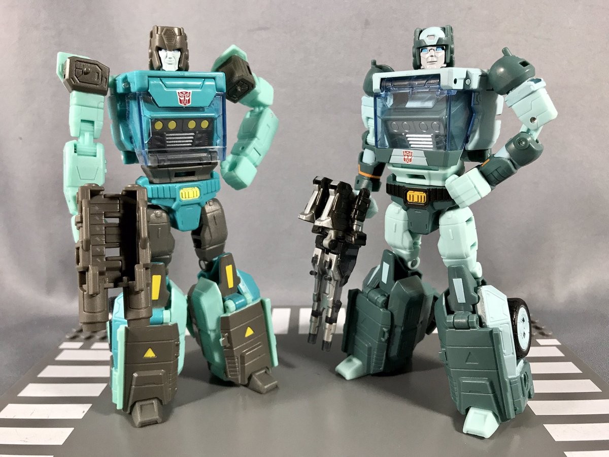 Transformers News: Re: Takara Tomy Transformers Legends Thread