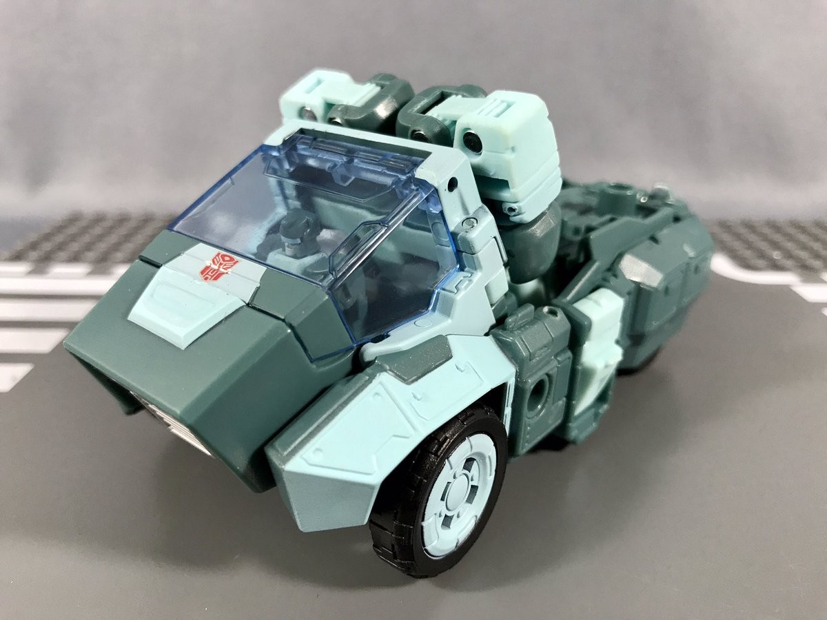 Transformers News: Re: Takara Tomy Transformers Legends Thread