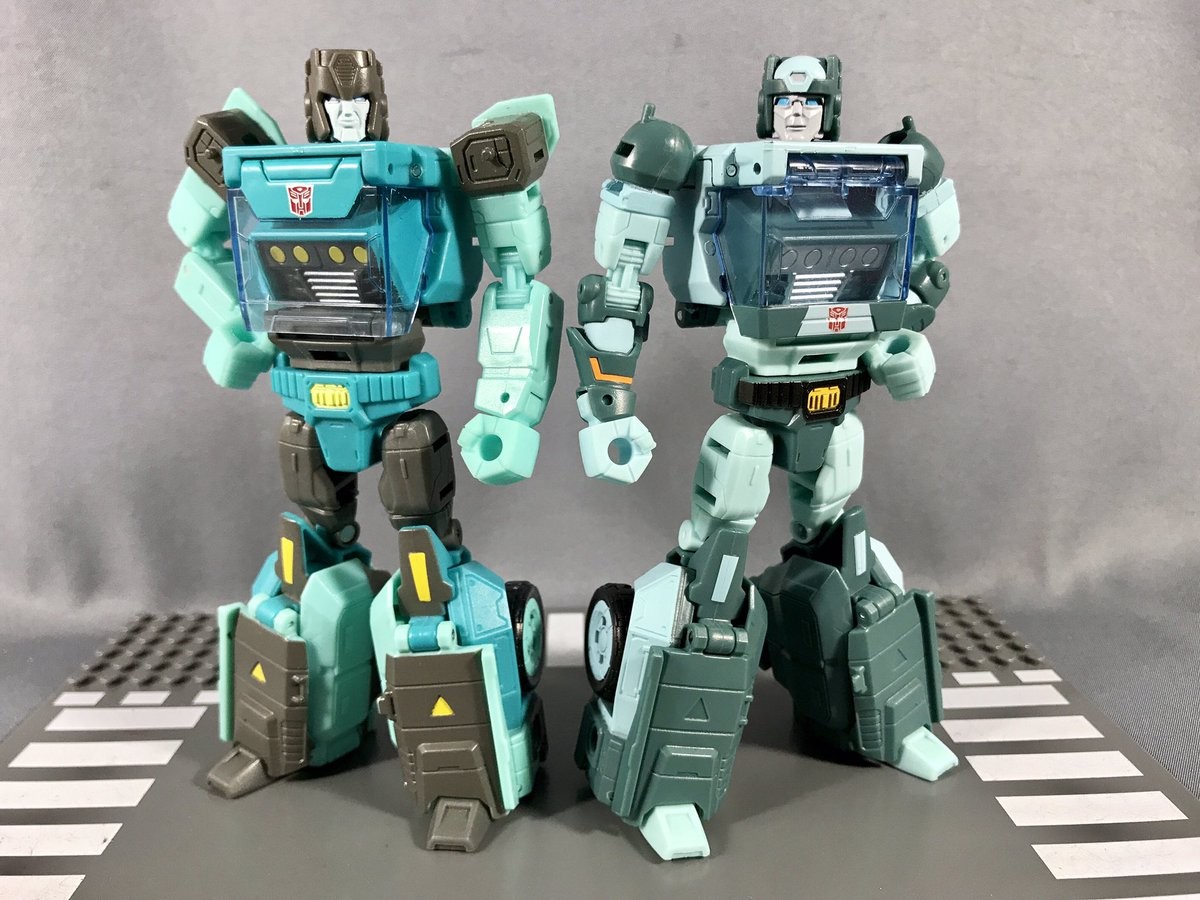 Transformers News: Re: Takara Tomy Transformers Legends Thread
