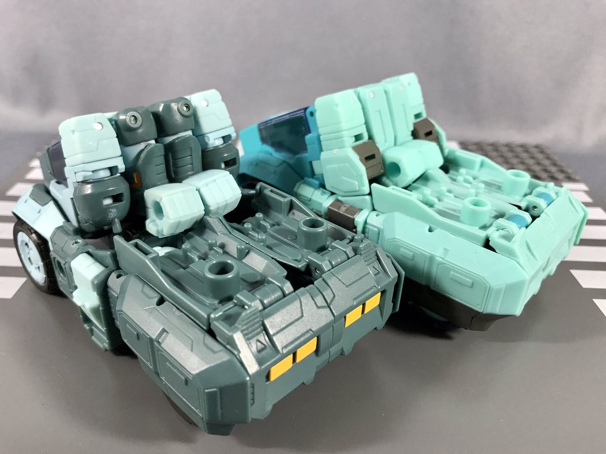 Transformers News: Re: Takara Tomy Transformers Legends Thread