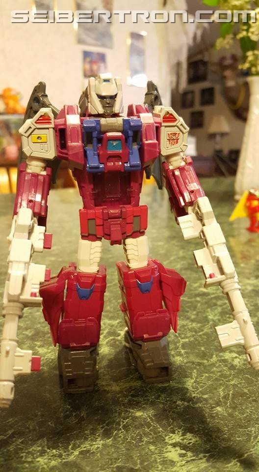 Transformers News: Pictorial and Video Review for Transformers Titans Return Grotusque with Fengul and Scorponok