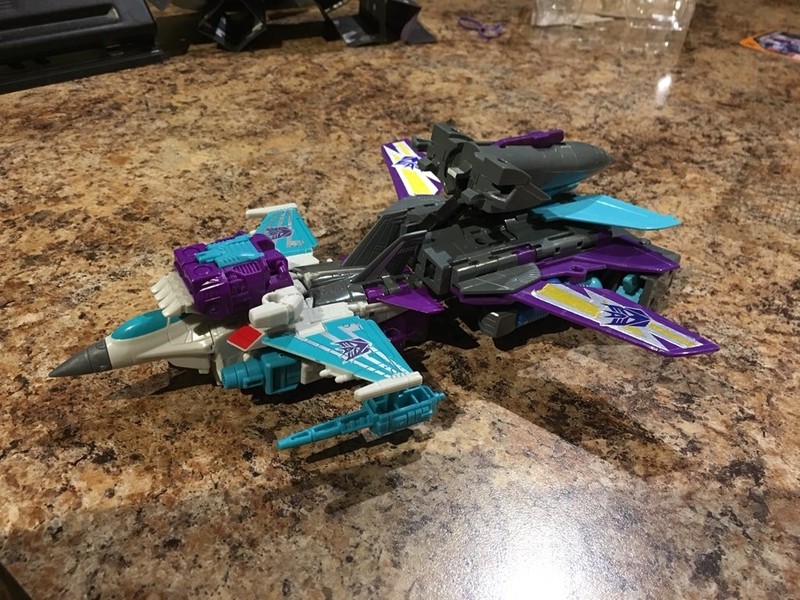 Transformers News: Wave 1 Deluxes from Transformers Power of the Primes Found at US Retail + In Hand Images of  Dreadwi