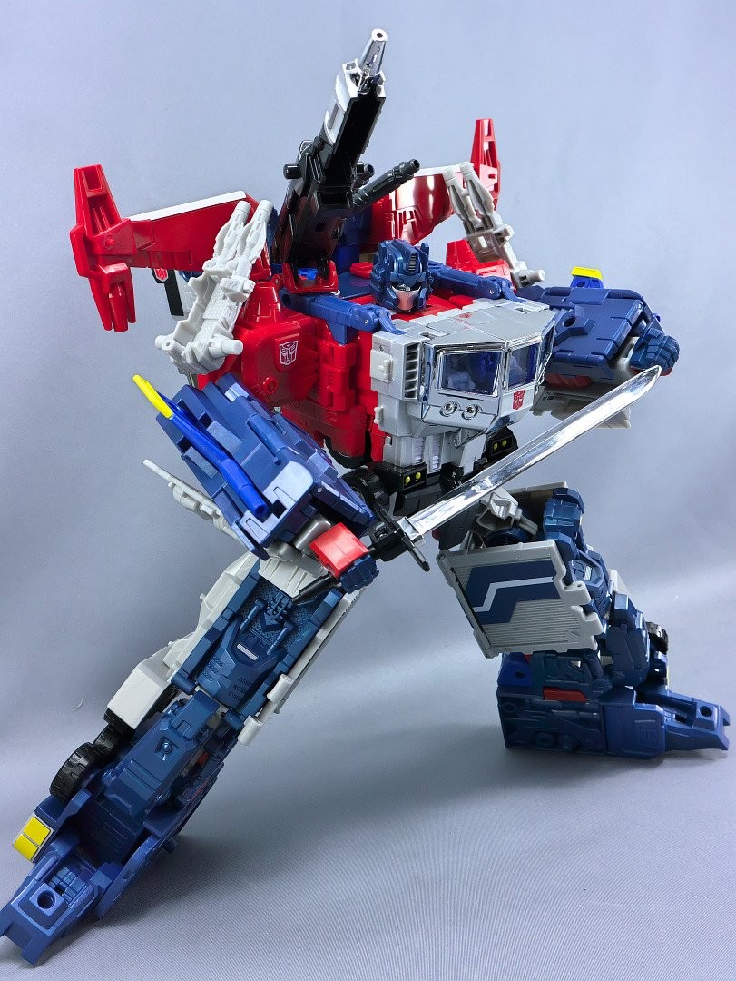 Transformers News: Best Comparison Images Yet for Takara Transformers LG-EX God Ginrai and In Hand Images of Cab and Mi