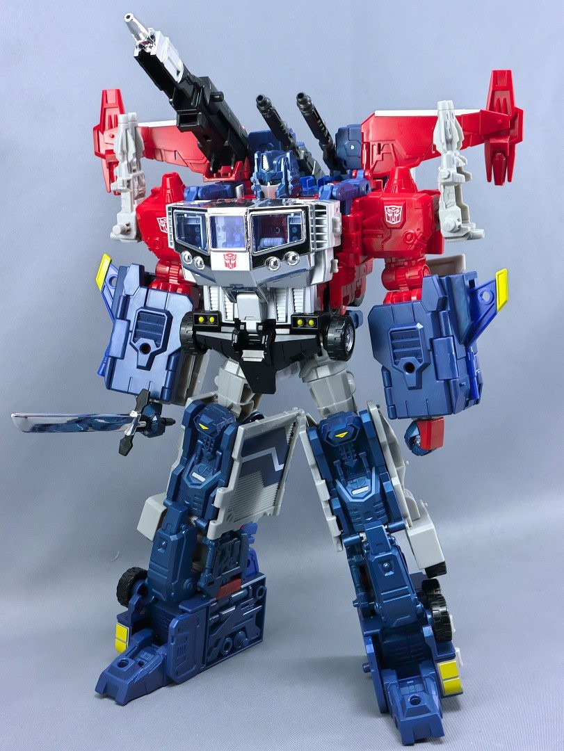 Transformers News: Best Comparison Images Yet for Takara Transformers LG-EX God Ginrai and In Hand Images of Cab and Mi