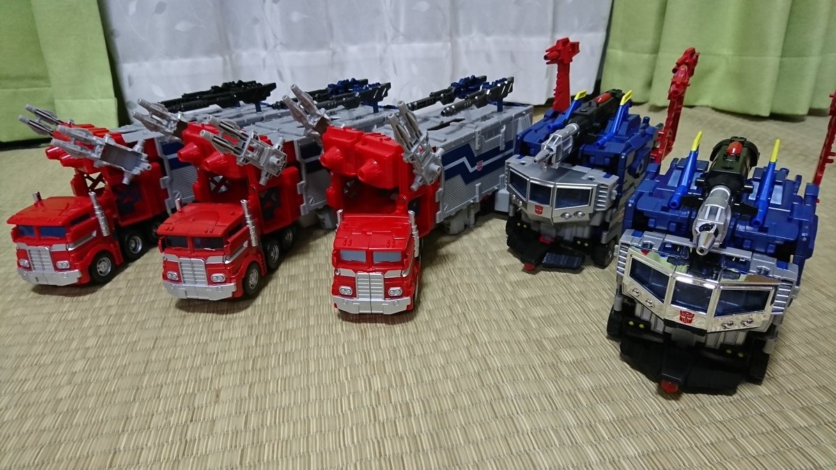 Transformers News: Best Comparison Images Yet for Takara Transformers LG-EX God Ginrai and In Hand Images of Cab and Mi
