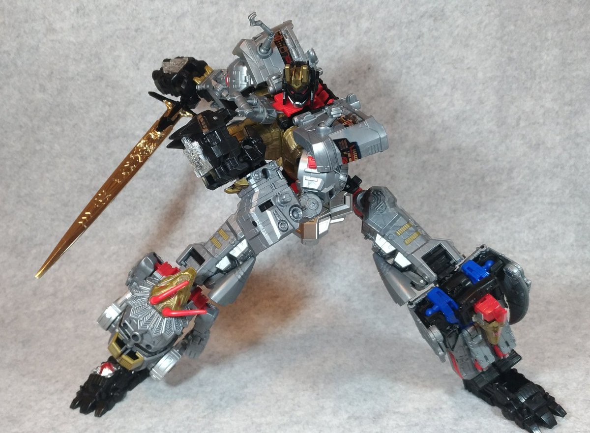 Transformers News: New Configuration Found for Transformers Power of the Primes Dinobot Combiner Using Only 3 Robots