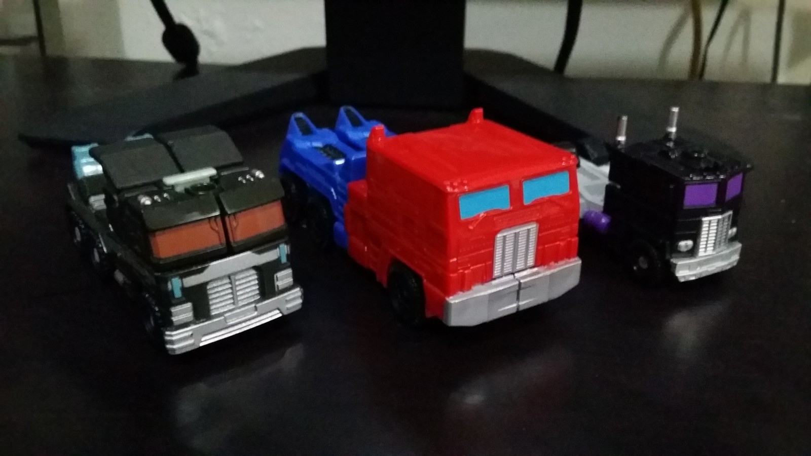 Transformers News: First In Hand Images of New Transformers 4.5" Optimus Prime Figure Transformers News: First In Hand Images of New Transformers 4.5" Optimus Prime Figure