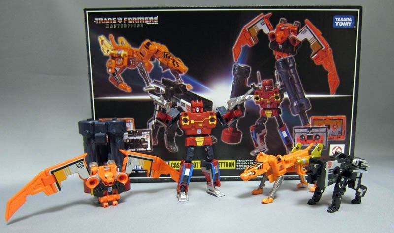 Transformers News: In-Hand Images of Transformers Masterpiece MP-15/16-E Cassettebot Vs Cassettetron Set