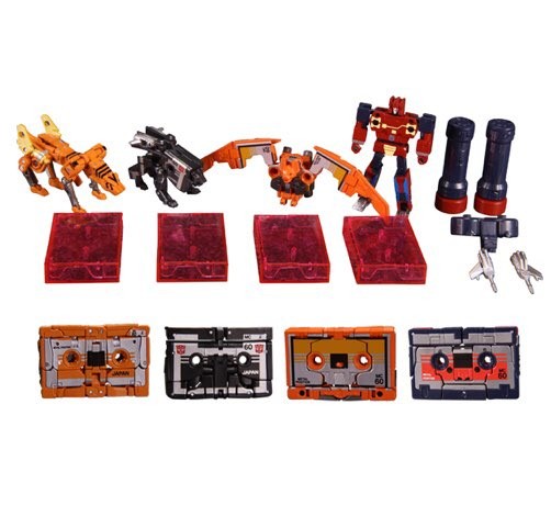 Transformers News: More in-hand and comparison images of MP-15/16-E Cassettebot vs Cassettetron Transformers News: More in-hand and comparison images of MP-15/16-E Cassettebot vs Cassettetron