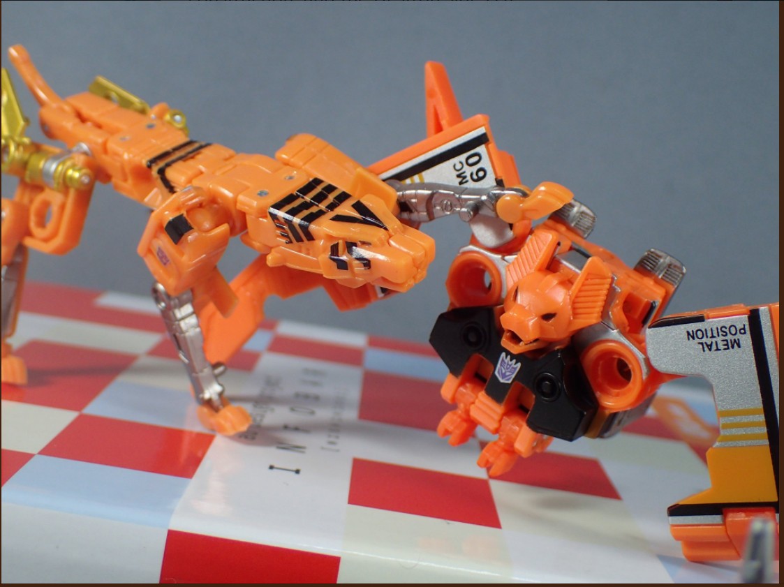 Transformers News: More in-hand and comparison images of MP-15/16-E Cassettebot vs Cassettetron Transformers News: More in-hand and comparison images of MP-15/16-E Cassettebot vs Cassettetron