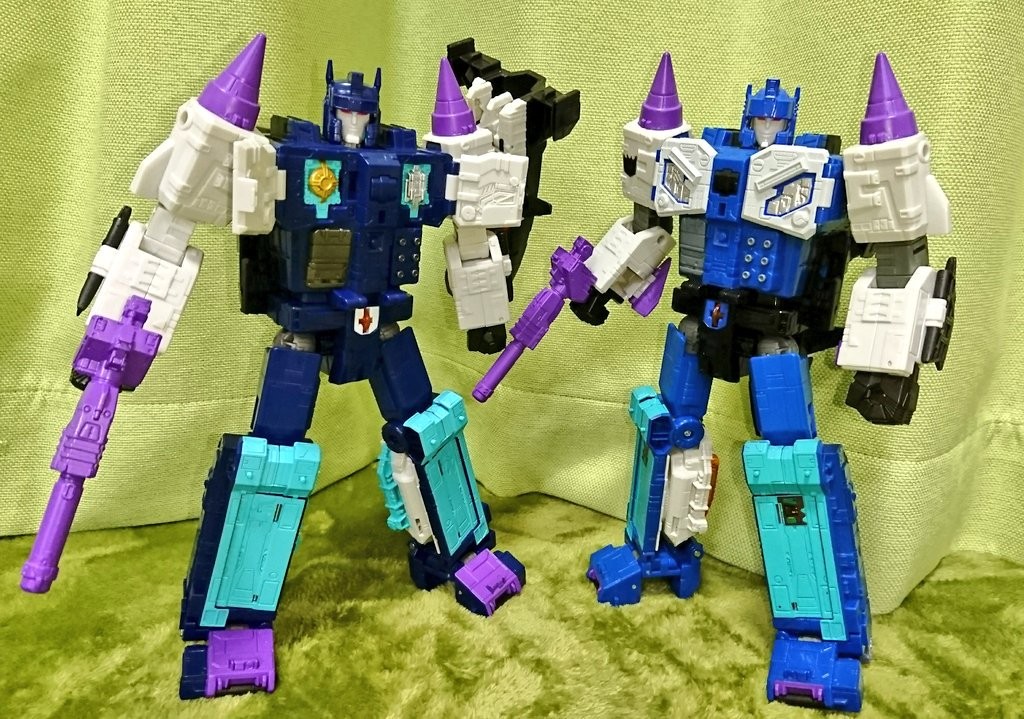 Transformers News: In Package and In Hand Images of Takara Legends Overlord, Blitzwing and Autobot Clones Transformers News: In Package and In Hand Images of Takara Legends Overlord, Blitzwing and Autobot Clones