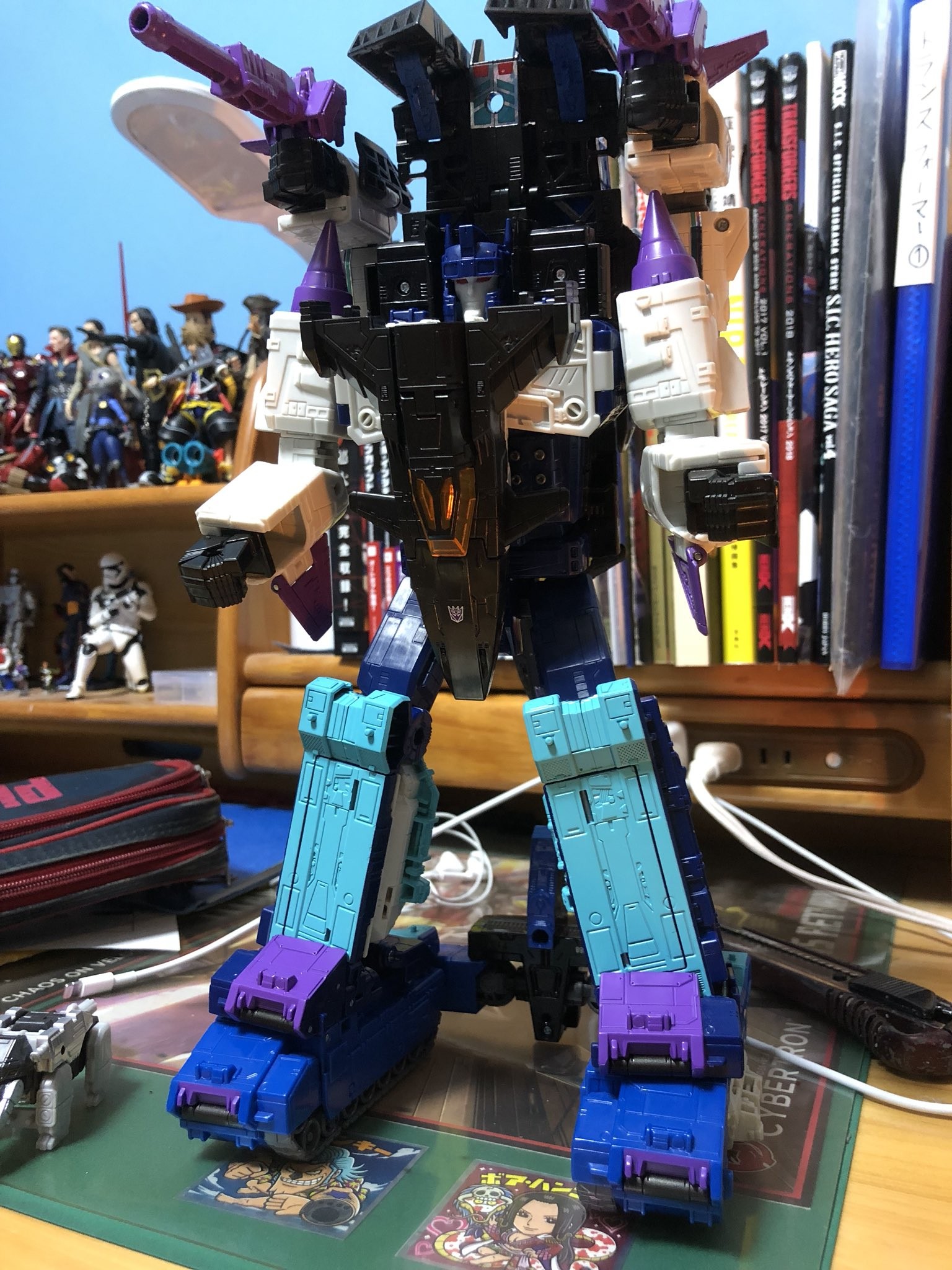 Transformers News: More In-Hand Images of Takara Tomy Transformers Legends LG58 Fastlane & Cloudraker, Bigfight, Ovelor