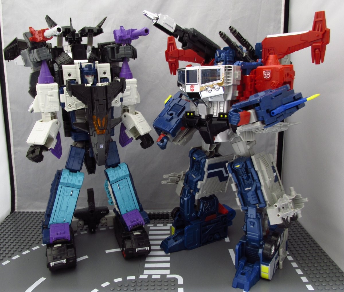 Transformers News: More In-Hand Images of Takara Tomy Transformers Legends LG58 Fastlane & Cloudraker, Bigfight, Ovelor