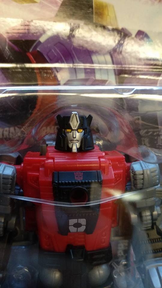 Transformers News: Power of the Primes Wave 2 Out in Singapore Collector Shops Transformers News: Power of the Primes Wave 2 Out in Singapore Collector Shops