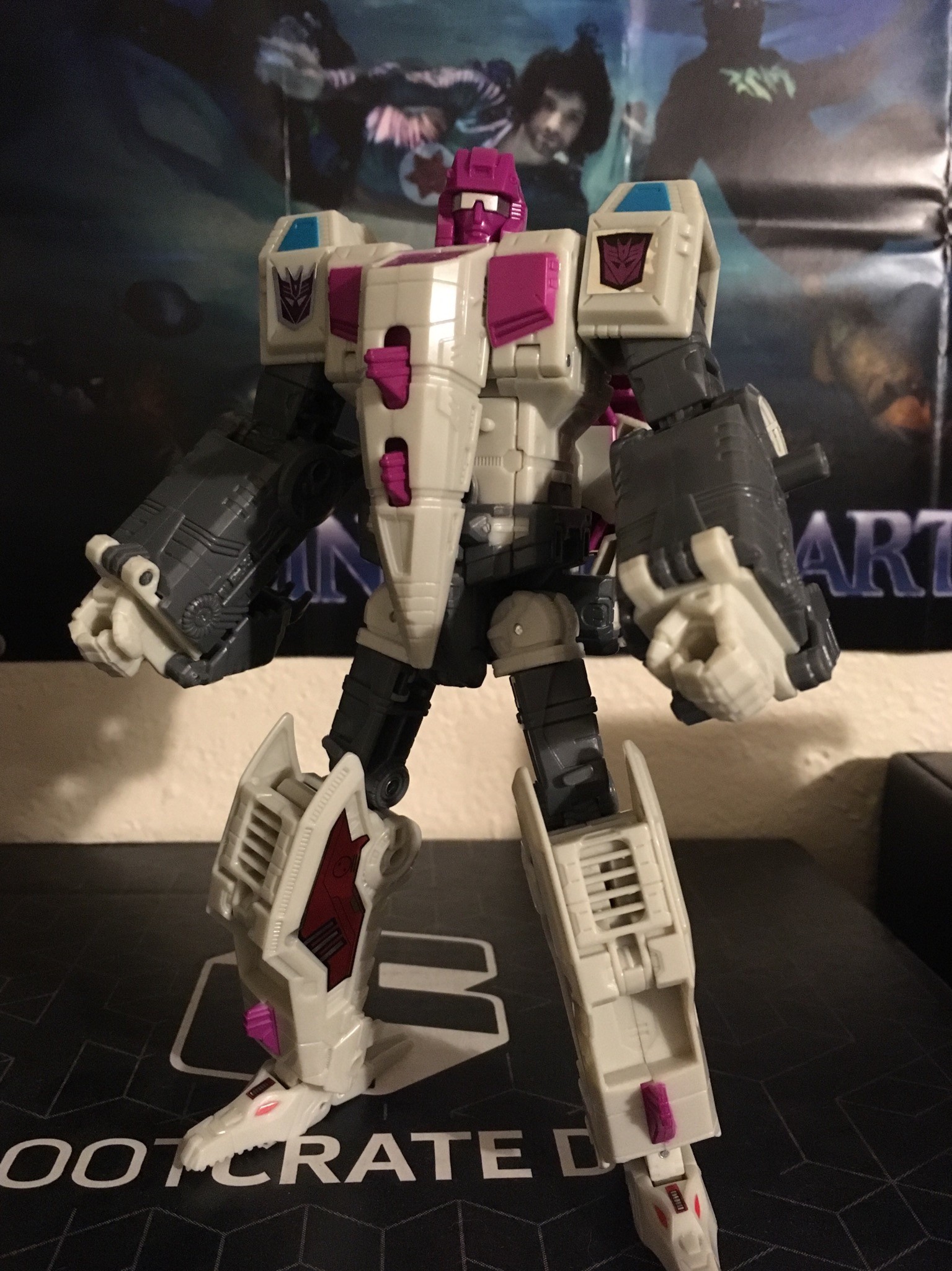 Transformers News: In Hand Images of Hun-Gurr from Power of the Primes with First Look at Torso Mode Transformers News: In Hand Images of Hun-Gurr from Power of the Primes with First Look at Torso Mode