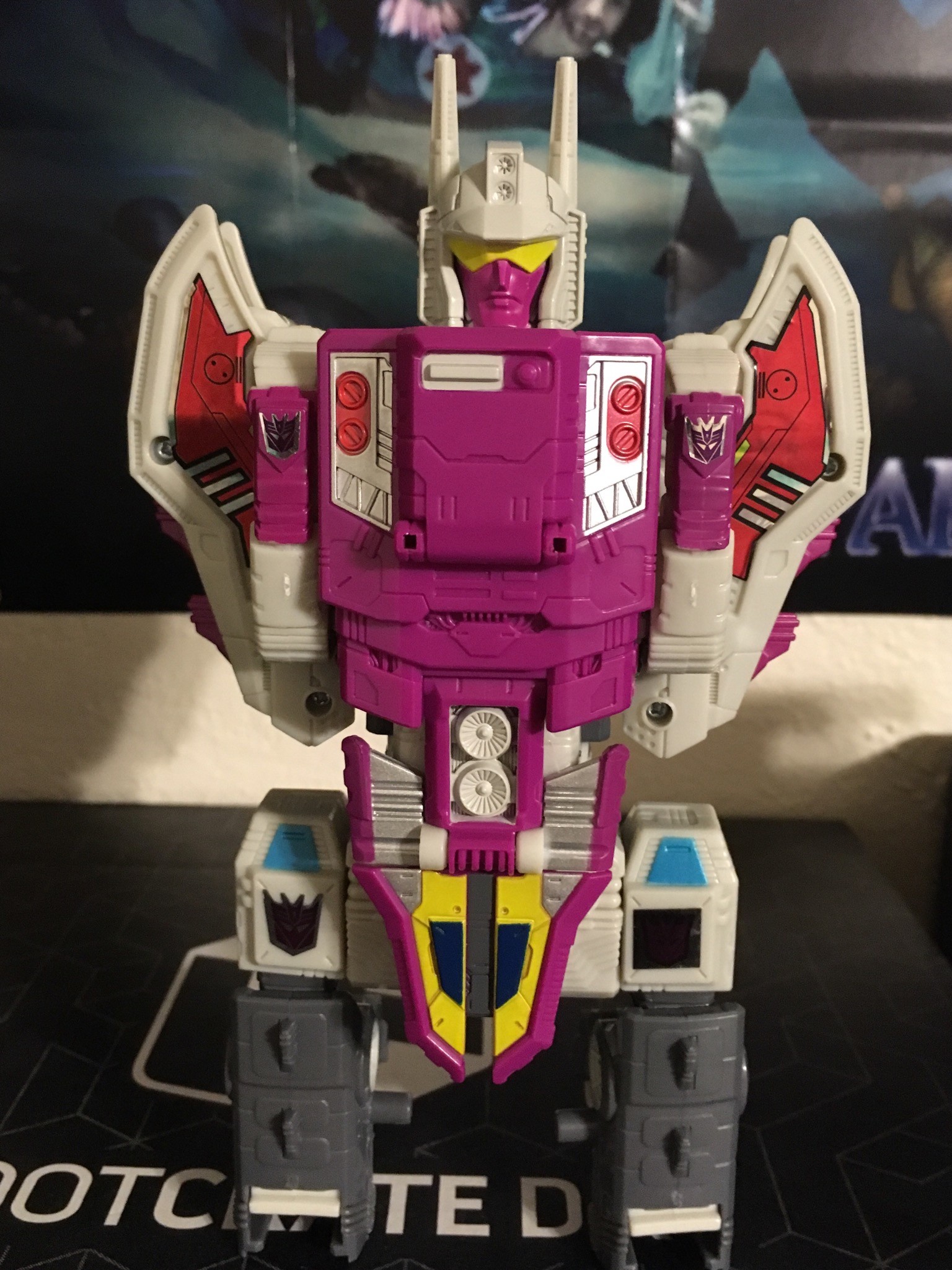 Transformers News: In Hand Images of Hun-Gurr from Power of the Primes with First Look at Torso Mode Transformers News: In Hand Images of Hun-Gurr from Power of the Primes with First Look at Torso Mode