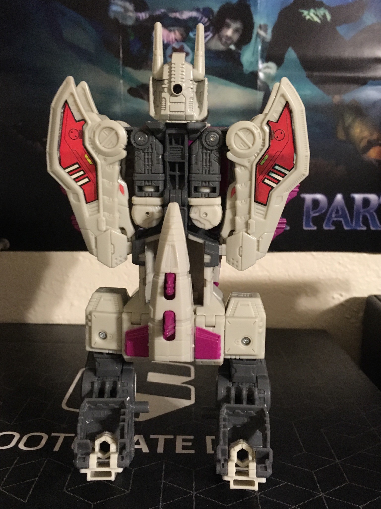 Transformers News: In Hand Images of Hun-Gurr from Power of the Primes with First Look at Torso Mode Transformers News: In Hand Images of Hun-Gurr from Power of the Primes with First Look at Torso Mode