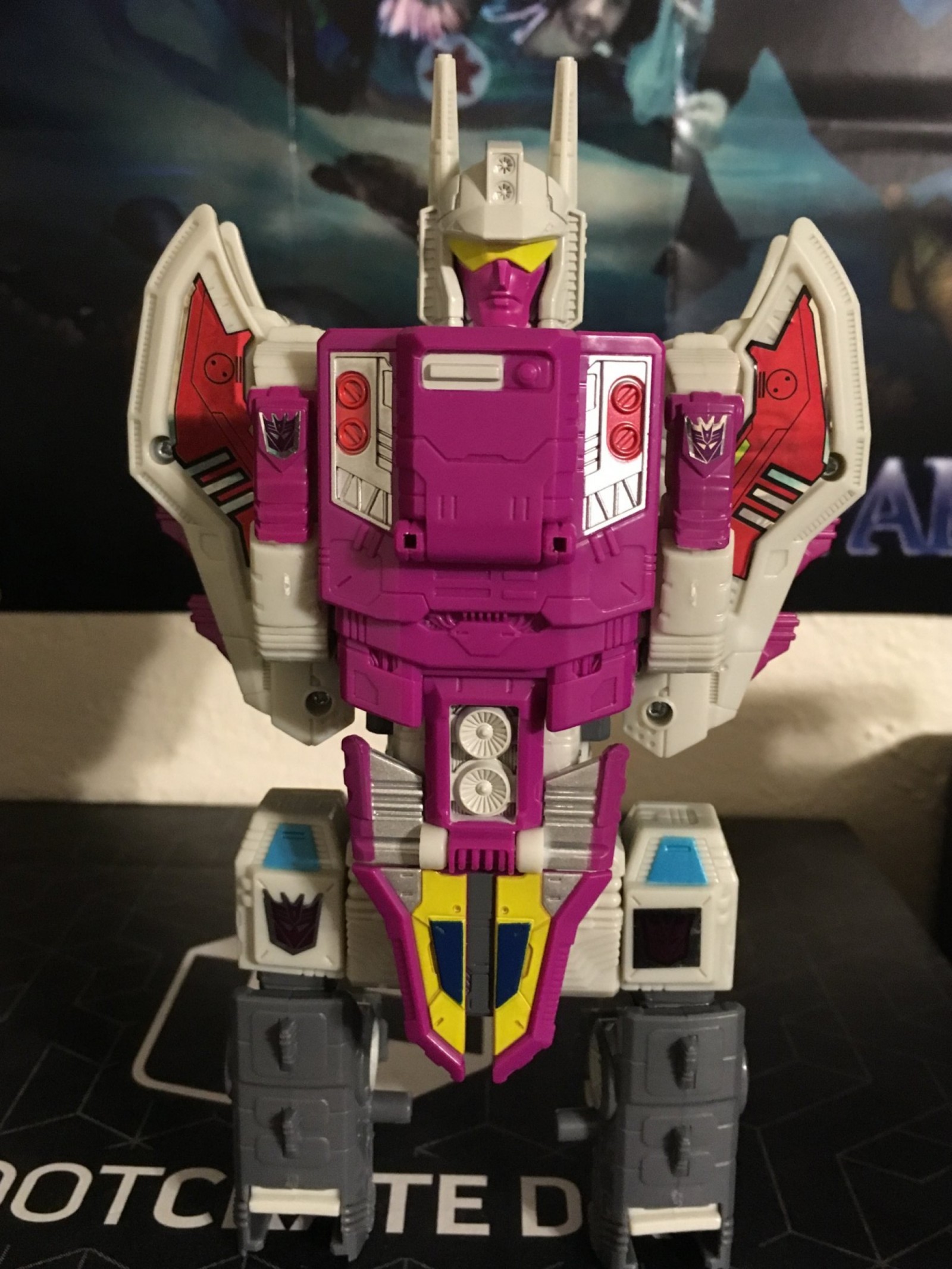 Transformers News: In Hand Images of Hun-Gurr from Power of the Primes with First Look at Torso Mode Transformers News: In Hand Images of Hun-Gurr from Power of the Primes with First Look at Torso Mode