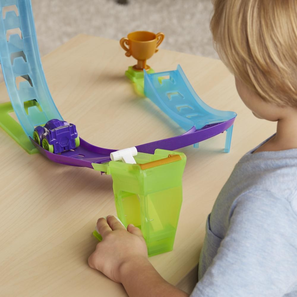 Transformers News: Transformers: Rescue Bots Flip Racers Blurr Reverse Raceway Listed