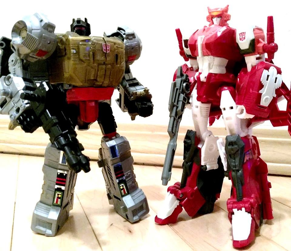 Transformers News: Video Reviews for Transformers Power of the Primes Elita-1 and Hun-Gurrr