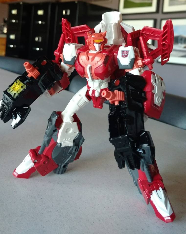 Transformers News: Video Reviews for Transformers Power of the Primes Elita-1 and Hun-Gurrr