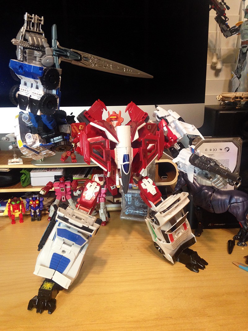 Transformers News: In-Hand Pictures of Elita-1 and Abominus in Fully Combined Modes Transformers News: In-Hand Pictures of Elita-1 and Abominus in Fully Combined Modes