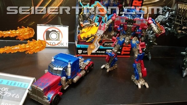 Transformers News: Wonderfest 2018 - Transformers Studio Series Leader Grimlock Diorama, Optimus Prime and More#wf2018w