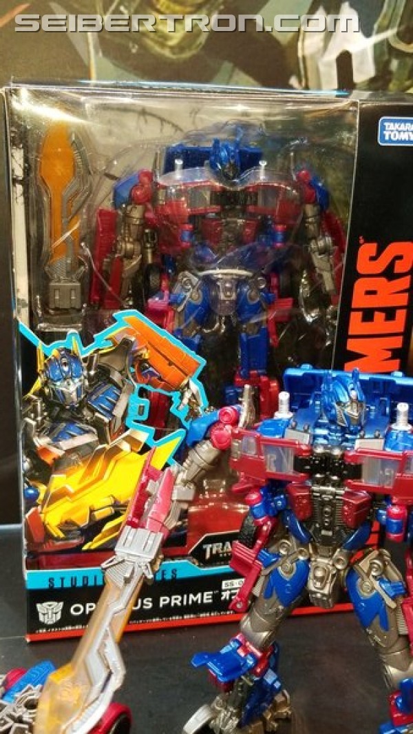 Transformers News: Wonderfest 2018 - Transformers Studio Series Leader Grimlock Diorama, Optimus Prime and More#wf2018w