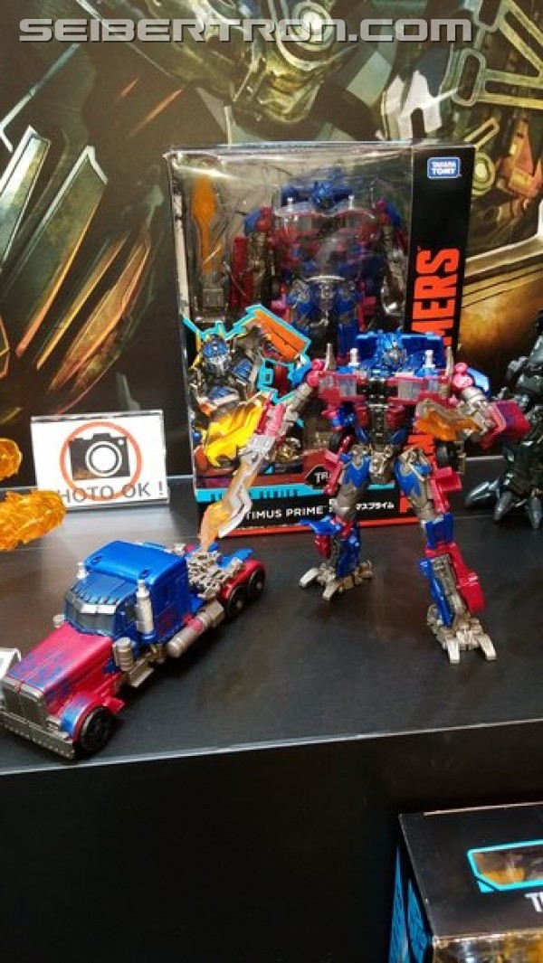 Transformers News: Wonderfest 2018 - Transformers Studio Series Leader Grimlock Diorama, Optimus Prime and More#wf2018w