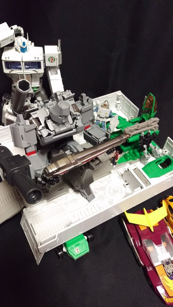Transformers News: In-Hand Images of Takara Tomy Transformers Masterpiece MP-10 Convoy 7-11 Edition