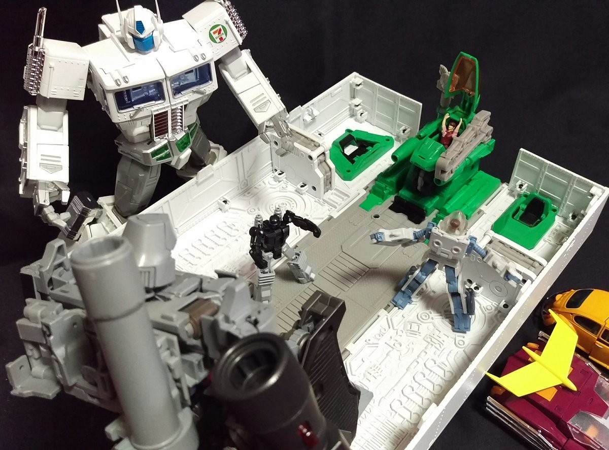 Transformers News: In-Hand Images of Takara Tomy Transformers Masterpiece MP-10 Convoy 7-11 Edition