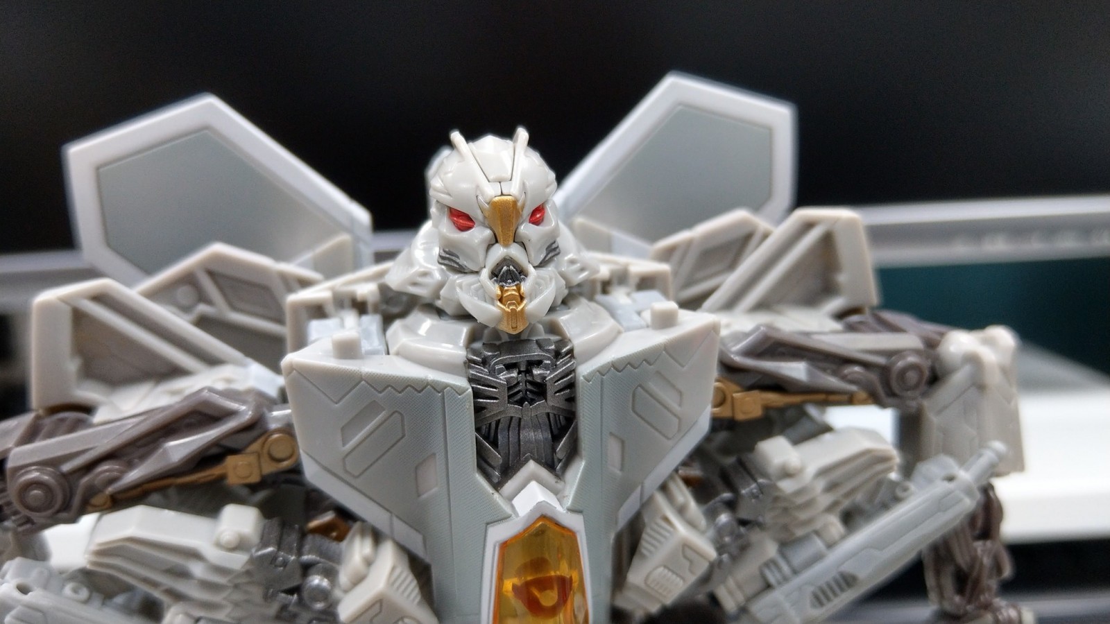 Transformers News: In-Hand Images of Transformers Studio Series 06 Starscream