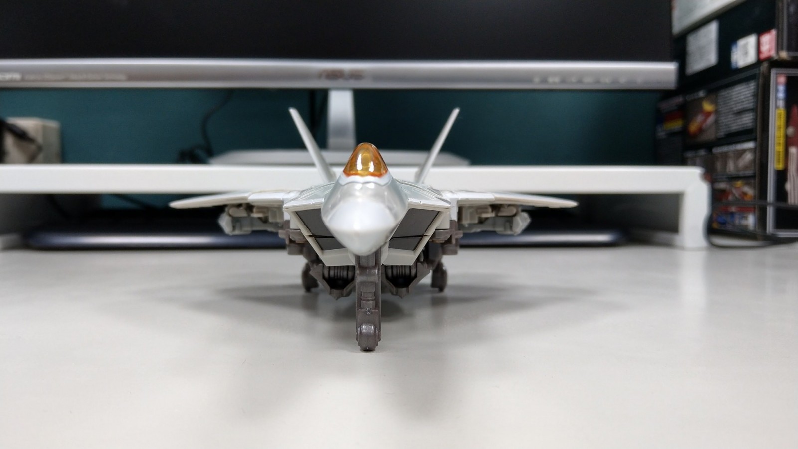 Transformers News: In-Hand Images of Transformers Studio Series 06 Starscream